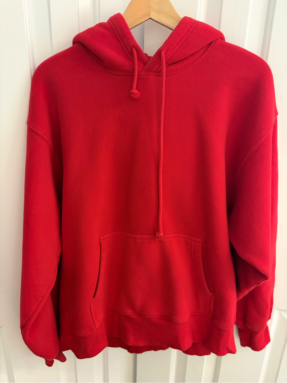 Aritzia Red Hooded Pullover Sweatshirt - Men's Casual Hoodie